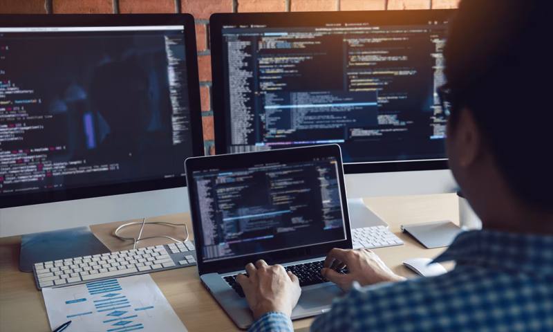 数据科学选型:R与Python如何赋能双江网站建设?